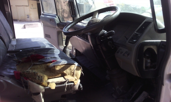 ขายด่วนรถโม้ปูนรถนําเข้ามีเล่มทะเบืยนโม้ตรง3.5คิวเครือง220แรง