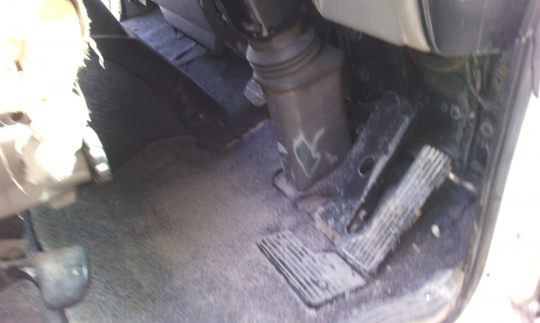 ขายด่วนรถโม้ปูนรถนําเข้ามีเล่มทะเบืยนโม้ตรง3.5คิวเครือง220แรง