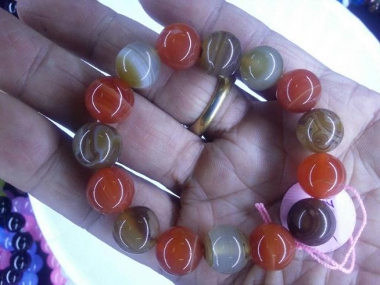 ข้อมือพลอยหินหลากสี