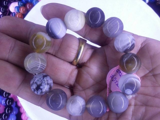 ข้อมือพลอยหินหลากสี