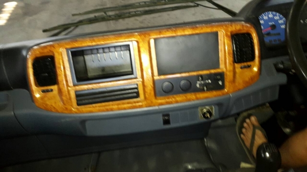 ขาย 6 ล้อ ฮีโน่ เมก้า เครน 3.3 ตัน  175 แรง  ปี 2006 ชมรถก่อนได้ครับ สนใจติดต่อได้ที่  081-9425443