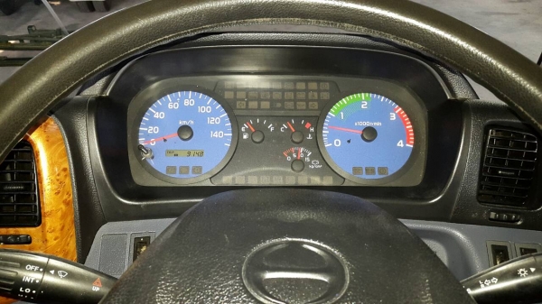 ขาย 6 ล้อ ฮีโน่ เมก้า เครน 3.3 ตัน  175 แรง  ปี 2006 ชมรถก่อนได้ครับ สนใจติดต่อได้ที่  081-9425443