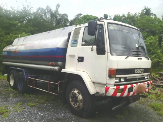 รถอีซูซุ 10 ล้อ บรรทุกน้ำมัน  FVZ  175 แรงม้า. ปี 38     สนใจติ ดต่อ  081 - 6079515