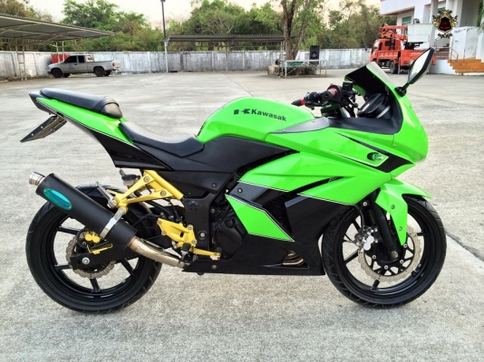 Kawasak Ninja 250cc รุ่นปี 2011 พร้อมของแต่ง ทะเบียนพร้อมโอน 72,500 -