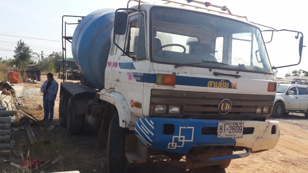 ขายด่วนรถโม่ปูนสิบล้อNISSAN CW430H เครื่อง 230 แรง ราคาเบาๆ0843923995