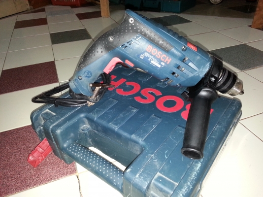 ขายสว่านไฟฟ้ามีระบบกระแทกยี่ห้อBoschรุ่นGSB16REขนาดหัวใส่ดอก4หุนสภาพเกือบๆใหม่ครับ