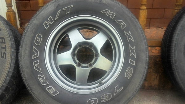 ขายล้อแม๊ค ลาย Bradley V 16x8 ET -25 สีเทา-ดำ แถมยาง 245 70 R16 ขายล้อแม๊ค ลาย Bradley V 16x8 ET -25 สีเทา-ดำ แถมยาง 245 70 R16