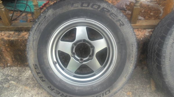 ขายล้อแม๊ค ลาย Bradley V 16x8 ET -25 สีเทา-ดำ แถมยาง 245 70 R16 ขายล้อแม๊ค ลาย Bradley V 16x8 ET -25 สีเทา-ดำ แถมยาง 245 70 R16