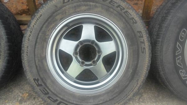 ขายล้อแม๊ค ลาย Bradley V 16x8 ET -25 สีเทา-ดำ แถมยาง 245 70 R16