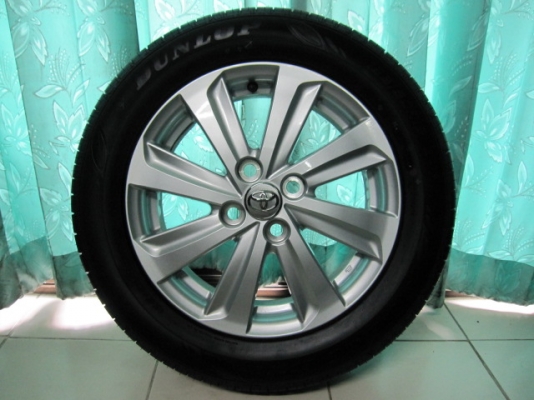 ขายล้อแม็กป้ายแดง TOYOTA VIOS พร้อมยางขอบ 15 สภาพถอดออกจากศูนย์
