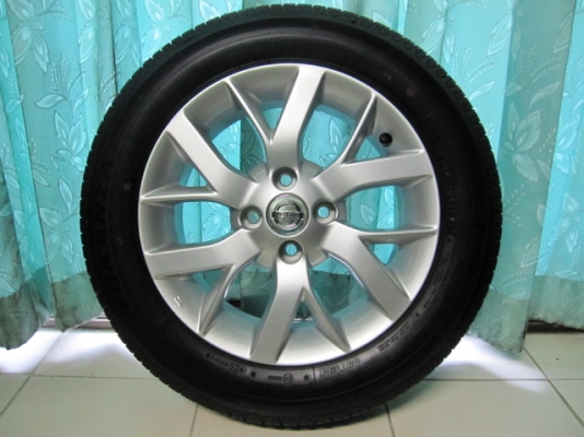 ขายล้อแม็กพร้อมยางป้ายแดง Nissan Almera ตัวท๊อปขอบ 15