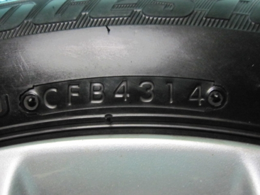 ขายล้อแม็กพร้อมยางป้ายแดง Nissan Almera ตัวท๊อปขอบ 15