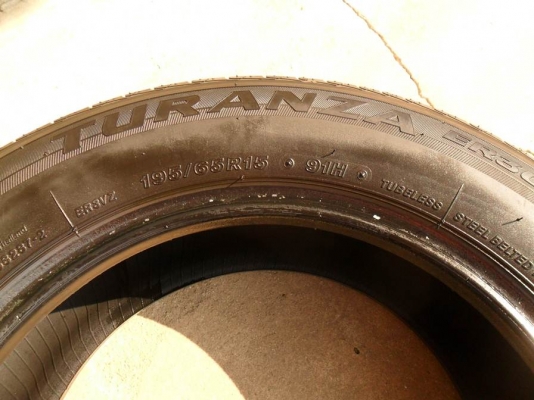 ยางขอบ15 บริดสโตน195-65 R15 กลางปี11 (4เส้น1,400บ) ยางขอบ15 บริดสโตน195-65 R15 กลางปี11 (4เส้น1,400บ)