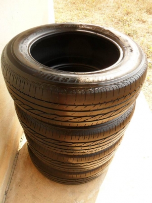 ยางขอบ15 บริดสโตน195-65 R15 กลางปี11 (4เส้น1,400บ) ยางขอบ15 บริดสโตน195-65 R15 กลางปี11 (4เส้น1,400บ)