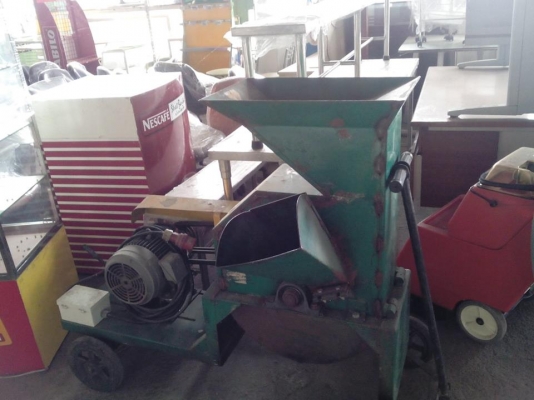 เครื่องย่อยซากพืชมือสอง พร้อมใช้ มอเตอร์ 5 HP ไฟ 380V.