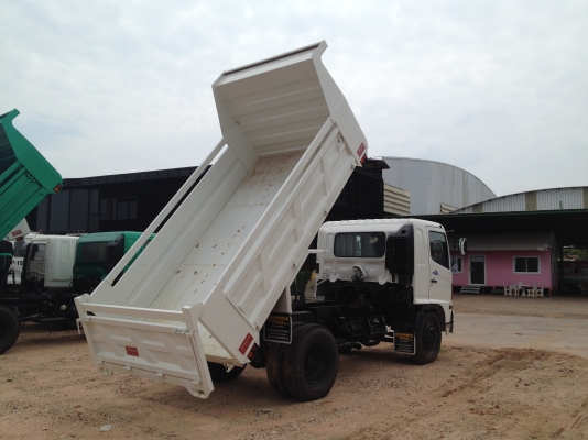 รุ่นขายดี ขาย HINO MEGA สวยๆเลย เครื่อง JO7C 185 แรงม้าระบบน้ำมัน กระบะดั้มพ์ดิิน ยาว 3.80 เมตร รถพร้อมใช้พร้อมทะเบียน สนใจโทรมาค่ะ ราคากันเอง