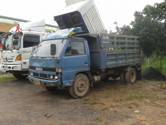 ขายรถบรรทุก6ล้อดั้ม