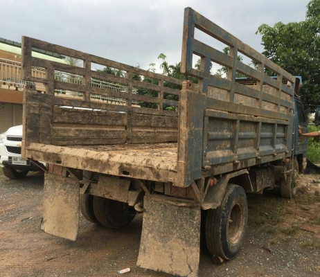 ขายรถบรรทุก6ล้อดั้ม