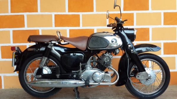 วุฒิ นนบุรี ขาย ฮฮนด้า c95 บินลี่ทะเบียนแท้พร้อมโอนรถเดิมๆขับหล่อๆคับ