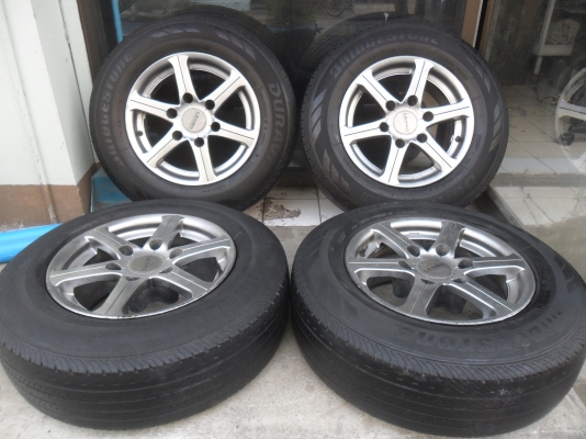 ล้อแม็ก 15นิ้ว 6รู พร้อมยาง 205/70R15ปี11 สวยๆ 4 ล้อ ราคา 6500 บาท