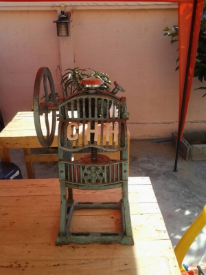 ขายที่ใสน้ำแข็งสภาพดีและที่ใสเบียร์มีไฟ