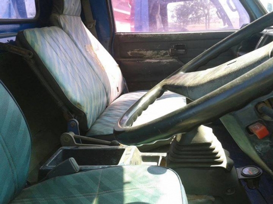 ขาย6ล้อดั้ม ISUZU NPR125แรง เครื่องดี แคชซีสวย เกียร์ร็อก ยาง825ขอบ16 สภาพพร้อมใช้งาน เอกสารพร้อมโอน จัดไฟแนนซ์ได้ เงื่อนไขง่ายๆวันเดียวรับรถ สนใจโทร090-8588220คุณนะ ID:narong498 หรือ www.truck.in.th/498 หรือfb:ณรงค์ ซื้อขายรถมือสอง (เว็บไซต์ส่วนตัว)