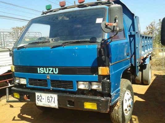 ขาย6ล้อดั้ม ISUZU NPR125แรง เครื่องดี แคชซีสวย เกียร์ร็อก ยาง825ขอบ16 สภาพพร้อมใช้งาน เอกสารพร้อมโอน จัดไฟแนนซ์ได้ เงื่อนไขง่ายๆวันเดียวรับรถ สนใจโทร090-8588220คุณนะ ID:narong498 หรือ www.truck.in.th/498 หรือfb:ณรงค์ ซื้อขายรถมือสอง (เว็บไซต์ส่วนตัว)