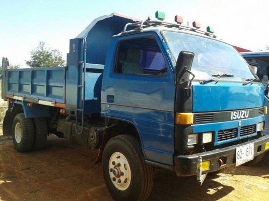 ขาย6ล้อดั้ม ISUZU NPR125แรง เครื่องดี แคชซีสวย เกียร์ร็อก ยาง825ขอบ16 สภาพพร้อมใช้งาน เอกสารพร้อมโอน จัดไฟแนนซ์ได้ เงื่อนไขง่ายๆวันเดียวรับรถ สนใจโทร090-8588220คุณนะ ID:narong498 หรือ www.truck.in.th/498 หรือfb:ณรงค์ ซื้อขายรถมือสอง (เว็บไซต์ส่วนตัว)