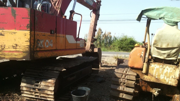 ขายแมคโคร kobelco sk04 100 ราคาถูก 420000 ราคาต่อรองได้คับ