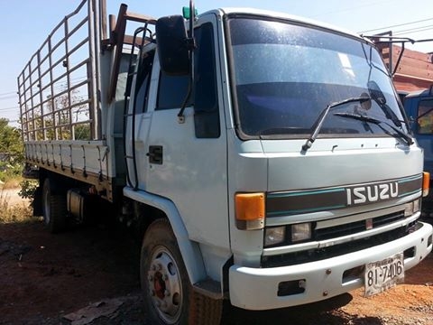 ขายร็อกกี้175แรง เครื่องดี แคชซีสวย ยาง900ขอบ20 พ.เพาเวอร์ ภายในสวย สภาพพร้อมใช้งาน เอกสารพร้อมโอน จัดไฟแนนซ์ได้ เงื่อนไขง่ายๆวันเดียวรับรถ สนใจโทร 090-8588220คุณนะ ID:narong498 หรือ www.truck.in.th/498 หรือfb:ณรงค์ ซื้อขายรถมือสอง (เว็บไซต์ส่วนตัว)