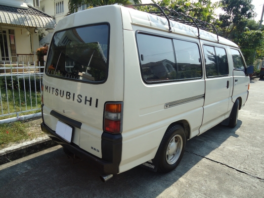 ขายรถตู้ MITSUBISHI L300 สีครีม ปี 1995 ราคา 170,000 บาท ขายรถตู้ MITSUBISHI L300 สีครีม ปี 1995 ราคา 170,000 บาท