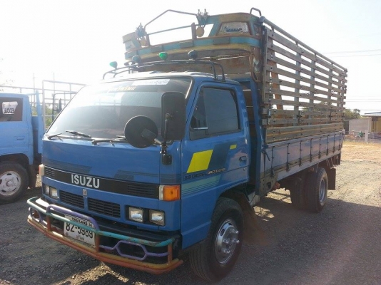 ขาย6ล้อกลางISUZU NPR 115แรง เครื่องดี เฟืองท้ายใหญ่F คัชซีสวย ภายในสวย ยางดี สภาพพร้อมใช้งาน เอกสารพร้อมโอน จัดไฟแนนซ์ได้ เงื่อนไขง่ายๆวันเดียวรับรถ สนใจโทร 090-8588220คุณนะ ID:narong498 หรือ www.truck.in.th/498 หรือfb:ณรงค์ ซื้อขายรถมือสอง (เว็บไซต์ส่วนต