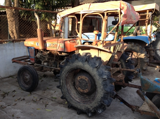 แทรคเตอร์ คูโบต้า L240 พร้อมผาน 5