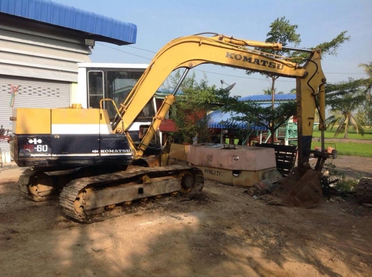 แบคโฮ KOMATSU pc60-5