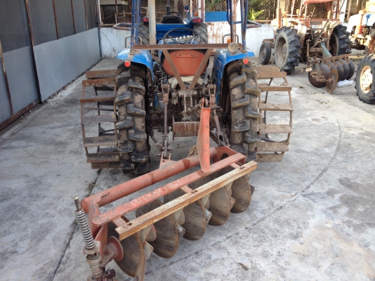 แทรคเตอร์ อิเซกิ TS2210 พร้อมผาน 5 แทรคเตอร์ อิเซกิ TS2210 พร้อมผาน 5