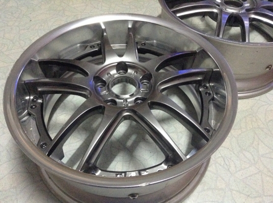 แม็กนอกมือ 1 ขอบ 18 นิ้วกว้าง 8 นิ้วออฟลึกๆมีคู่เดียว