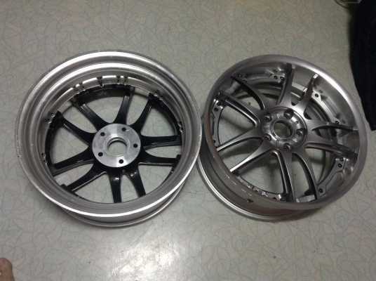 แม็กนอกมือ 1 ขอบ 18 นิ้วกว้าง 8 นิ้วออฟลึกๆมีคู่เดียว แม็กนอกมือ 1 ขอบ 18 นิ้วกว้าง 8 นิ้วออฟลึกๆมีคู่เดียว