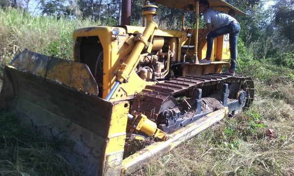 รถแทรคเตอร์CAT D7F 1คัน=D6C 2คัน=D5D 1 คัน รวม 4 คัน