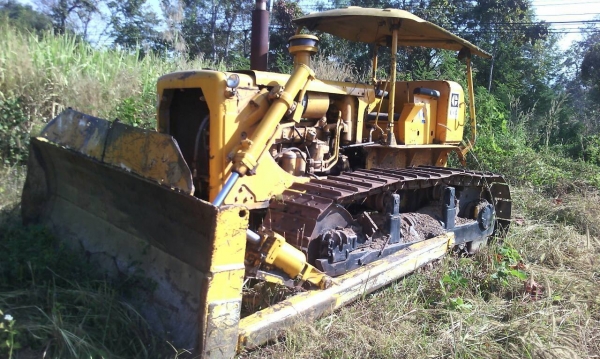 รถแทรคเตอร์CAT D7F 1คัน=D6C 2คัน=D5D 1 คัน รวม 4 คัน