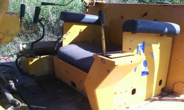 รถแทรคเตอร์CAT D7F 1คัน=D6C 2คัน=D5D 1 คัน รวม 4 คัน