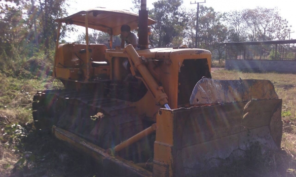 รถแทรคเตอร์CAT D7F 1คัน=D6C 2คัน=D5D 1 คัน รวม 4 คัน