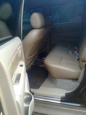 ขายวีโก้ 4/4 4ประตูสีดำ สวย