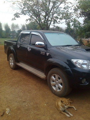 ขายวีโก้ 4/4 4ประตูสีดำ สวย