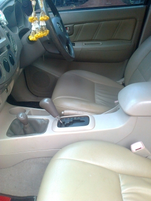 ขายวีโก้ 4/4 4ประตูสีดำ สวย