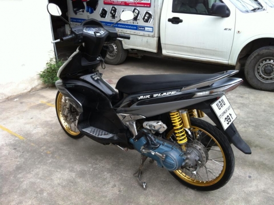 ขายฮอนด้าแอร์เบลด เครื่องเดิม เล่มพร้อมโอน ติดต่อ คุณพรเทพ 084-4573458