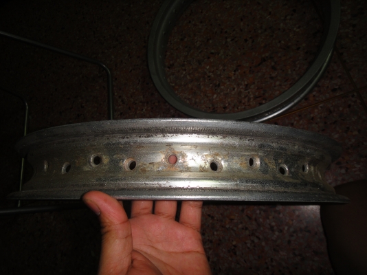 ขายแล้วครับ ขอบคูณพี่ที่อยู่บางกะปิด้วยครับ และขอบคุณพี่เสือด้วยครับ