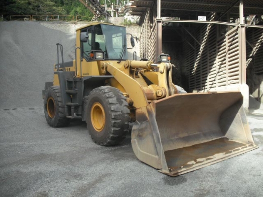 รถตักล้อยาง  WA350-3 รถเก่าจากนอก  ยังไม่เคยใช้งานในไทย  สภาพสวย  โทร.081-373-0559