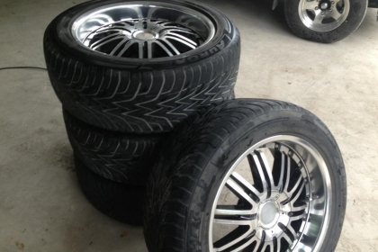 ขายล้อแม็กขอบ 20 6รู 265/50 R20 พร้อมยางปี 09