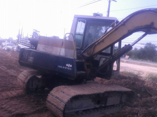 ฝากขาย KOMATSU pc 60-5 ราคาต่อรองได้ ฝากระโปรงหลังมี แต่ไม่ได้ใส่ เจ้าของยังตั้งราคาไม่แน่นอน รบกวนติดต่อ คุณ นุ 087-297-6734