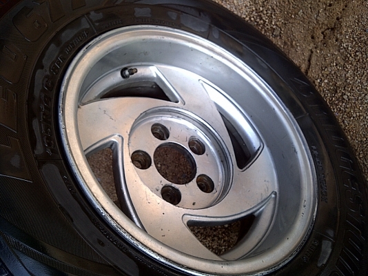 ล้อลายใบพัดครบ4ล้อออฟลึกพร้อมยาง ไม่มีดุ้ง ขายแค่5000